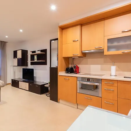 Deluxe By Aragon * Vigo