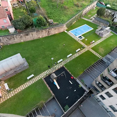 Deluxe By Aragon * Vigo